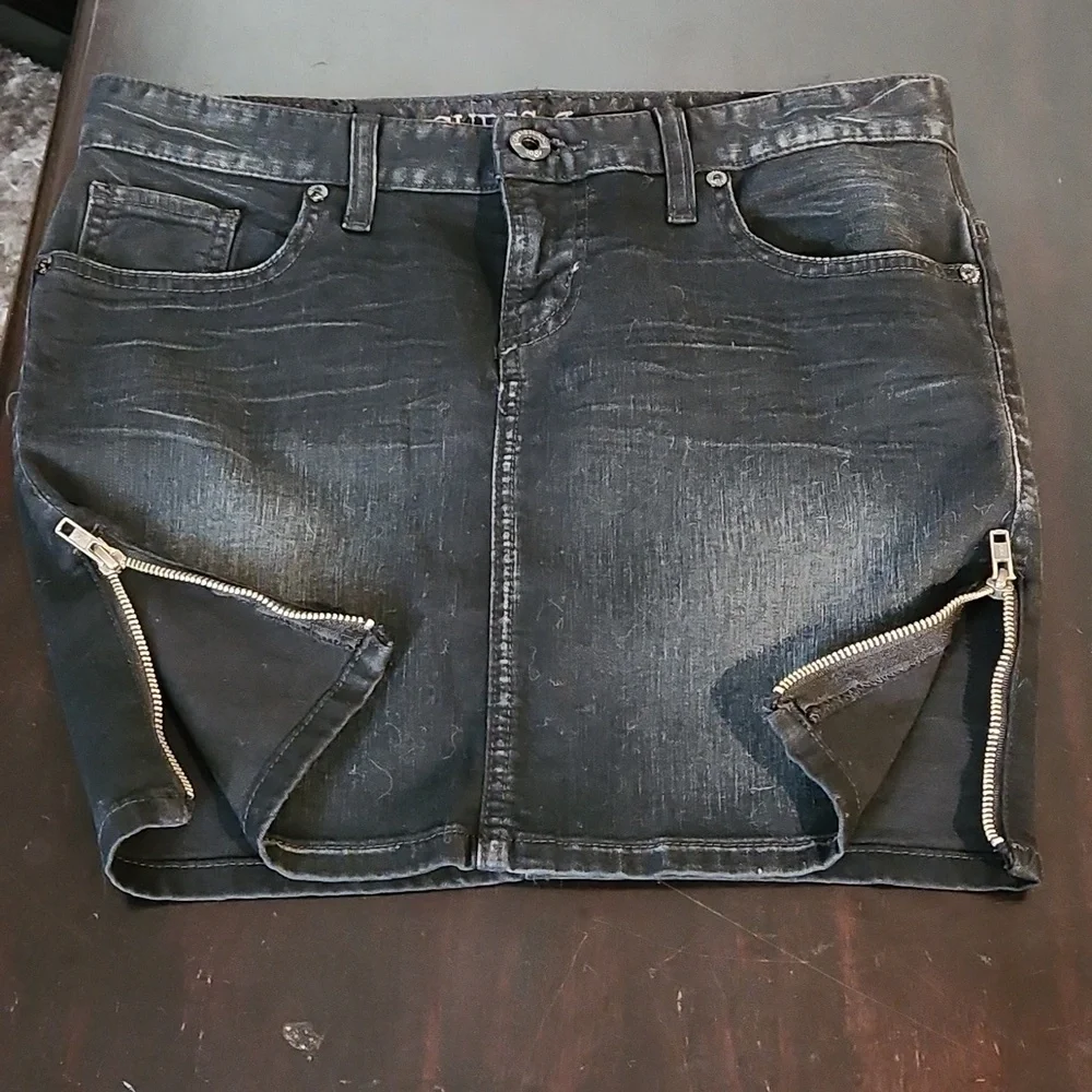 Guess jeans black mini skirt size 26